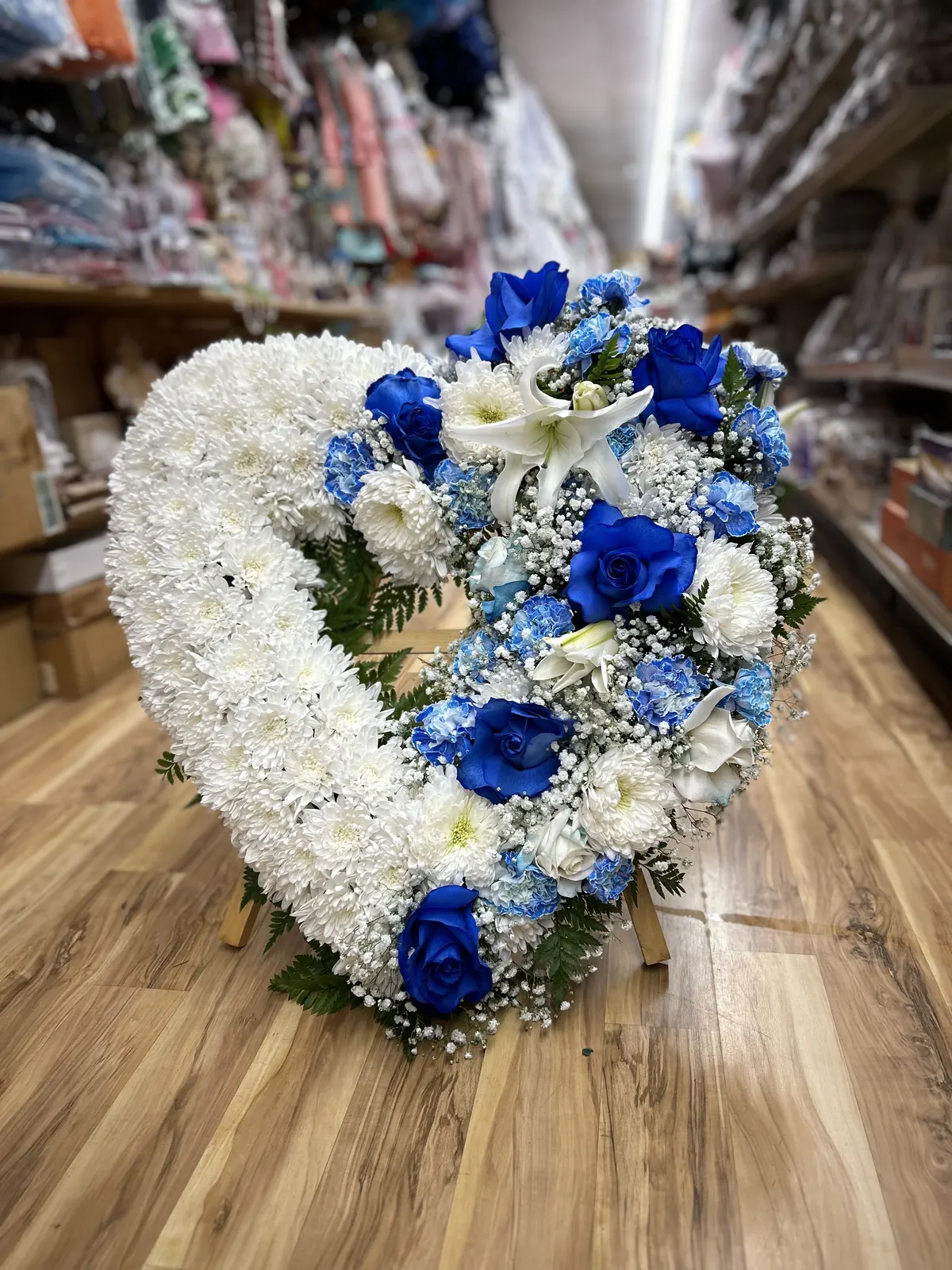 flores corazon funeral heart tribute